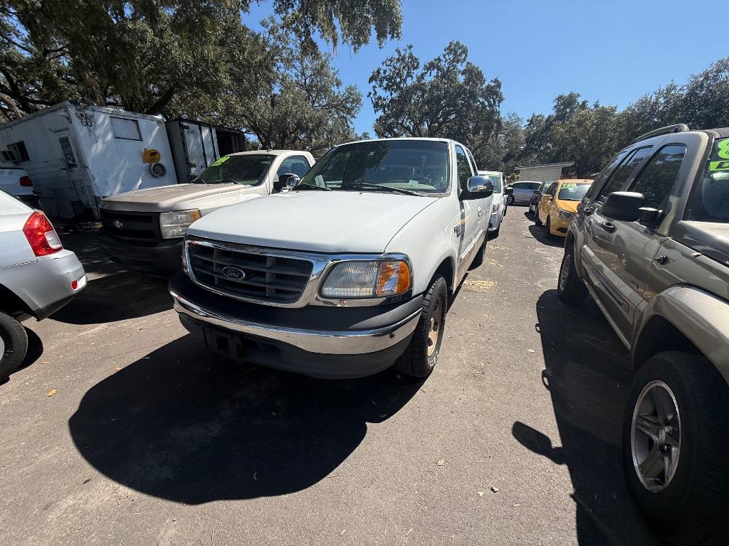 2000 Ford F-150 LARIAT's photo