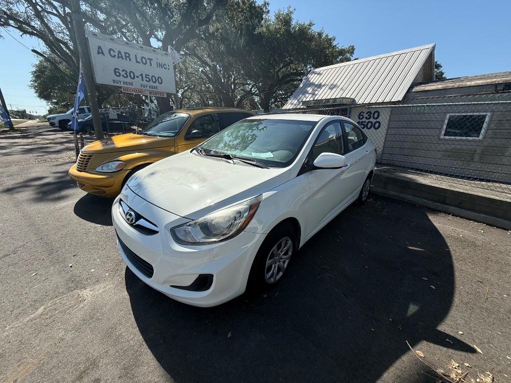 2012 Hyundai Accent GLS 4-Door 6-Speed Automatic's photo