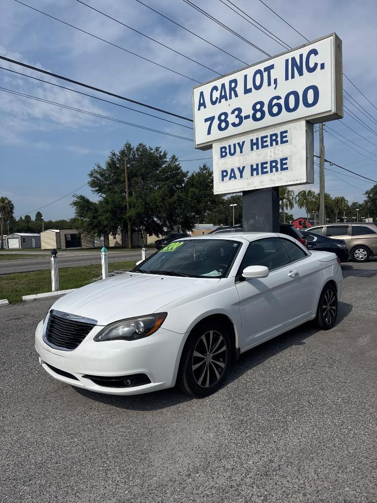 2011 Chrysler 200 S Convertible's photo