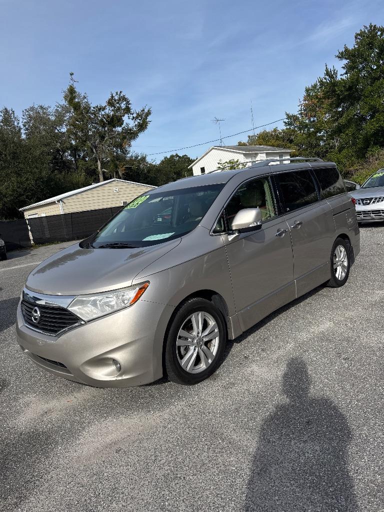 2012 Nissan Quest SL's photo